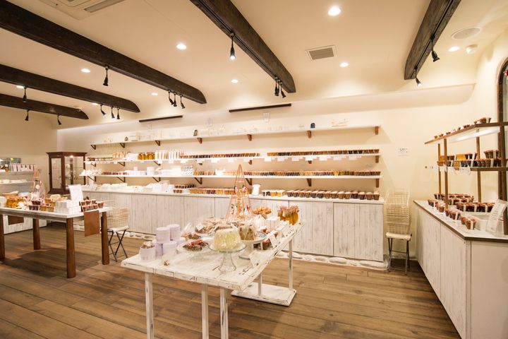 鎌倉ロミ・ユニ コンフィチュールの店内
