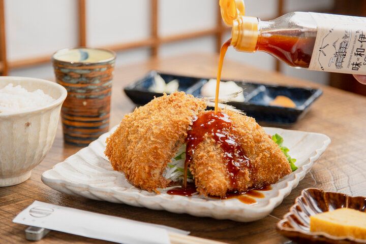 伊東の古民家で過ごす穏やかな時間。旬の魚介とふわふわのアジフライに舌鼓「ごはん酒菜 そのに」 