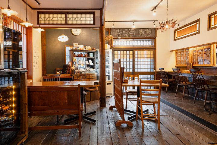 伊東の古民家で過ごす穏やかな時間。旬の魚介とふわふわのアジフライに舌鼓「ごはん酒菜 そのに」 