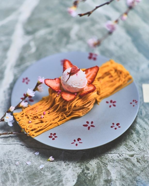 毎年人気の桜シリーズが今年も登場！店内はもちろん、テイクアウトメニューも充実している