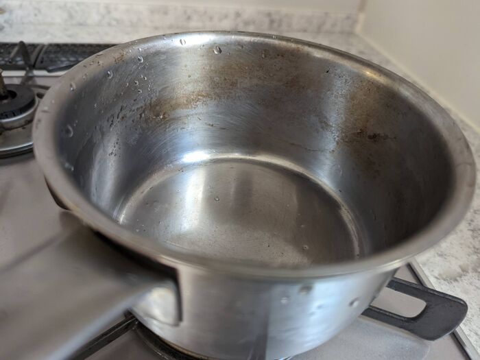 この手があったか！リンゴの皮はすぐ冷凍or乾燥が正解♪家事にメチャ使える便利アイテムに