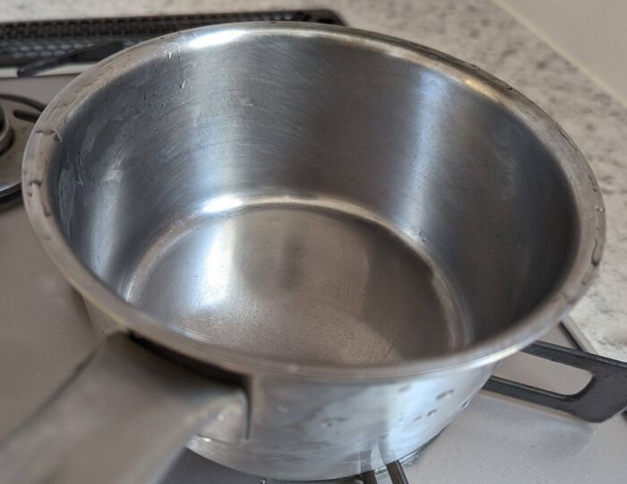 この手があったか！リンゴの皮はすぐ冷凍or乾燥が正解♪家事にメチャ使える便利アイテムに