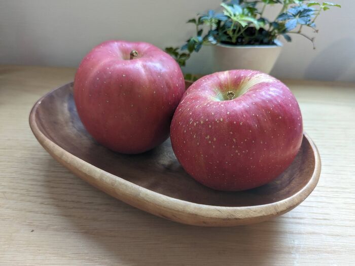 この手があったか！リンゴの皮はすぐ冷凍or乾燥が正解♪家事にメチャ使える便利アイテムに