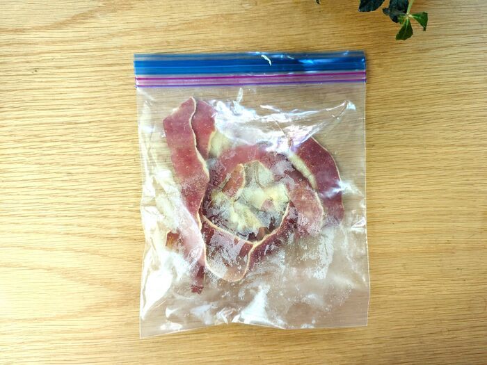 この手があったか！リンゴの皮はすぐ冷凍or乾燥が正解♪家事にメチャ使える便利アイテムに