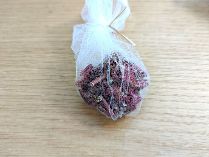 この手があったか！リンゴの皮はすぐ冷凍or乾燥が正解♪家事にメチャ使える便利アイテムに