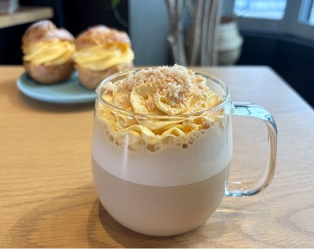 「シュークリーム ラテ」は、エスプレッソのほろ苦さが効いている！