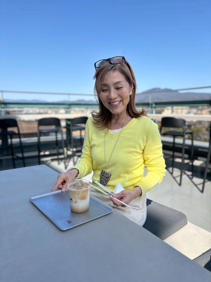 景色のいいカフェで一休み