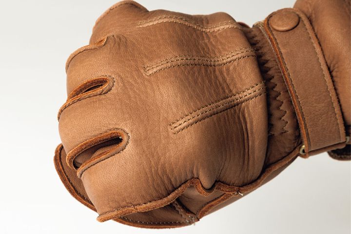 手に吸い付く「長短繊維構造」。経年変化を楽しむJRPの日本製デアスキングローブ徹底レビュー