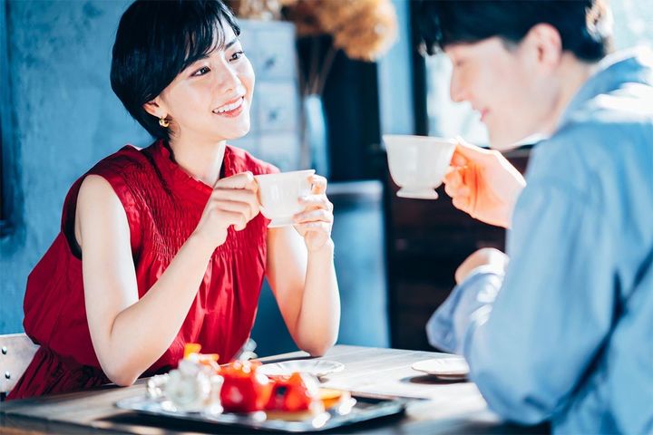 マッチングアプリ以外の「自然な出会い」を望む成人男女は8割！