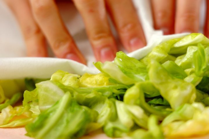 キャベツの浅漬けゴマ油風味の下準備1