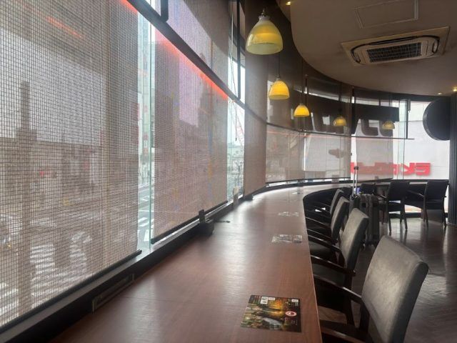 サンマルクカフェ 新宿西口駅前店 店内カウンター席