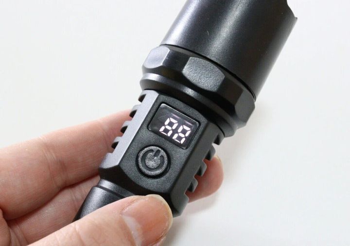 ダイソー RECHARGEABLE LED LIGHT