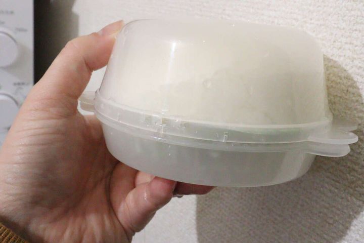 ダイソー 電子レンジでお手軽肉まん＆枝豆調理器 肉まん 使用例