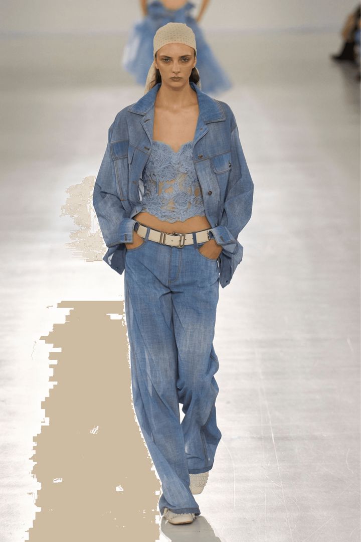 エルマンノ・シェルヴィーノ 2026年春夏コレクションより。