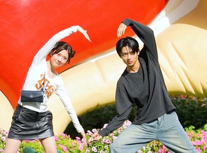 【写真・画像】とき＆ゆあの2ショットに「似合いすぎ」の声！2人で照れながらハートポーズも『今日好き』卒業編2026第5話 1枚目