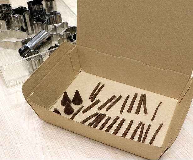 記者はラベンダーとハニーのオイルをブレンドしてみた。これで安眠できそう!?