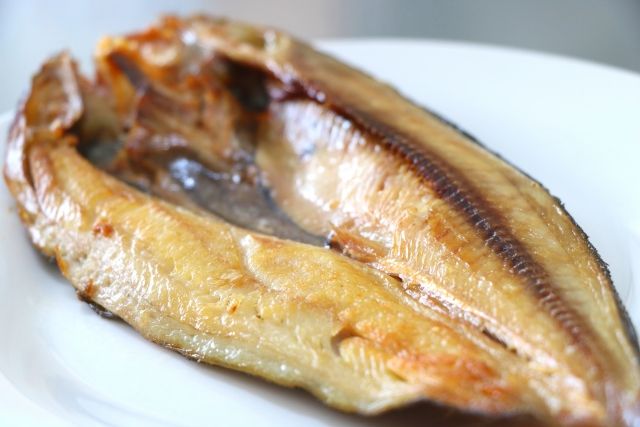 焼いたほっけ 身の部分クローズアップ