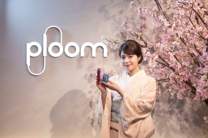 総計1万人以上が参加した投票の結果、最初に全国発売されるのは、「エボ・サクラ・レギュラー」に決定