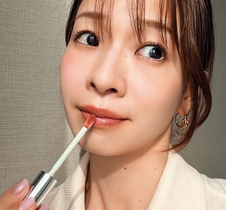 ④ PRADA BEAUTY「プラダ リフレクション リキッド バーム グロス」