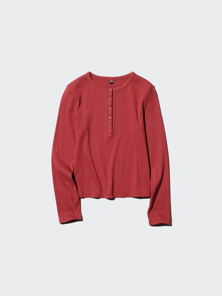 2026春ユニクロ大人女性おすすめ赤リブヘンリーネックT