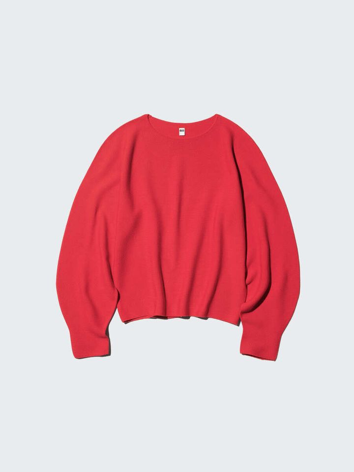 2026春ユニクロ大人女性おすすめ赤3Dコットンクルーネックボリュームスリーブセーター