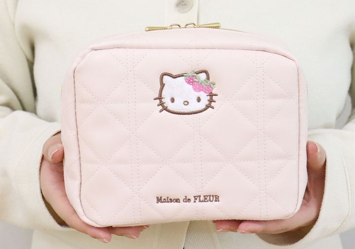 宝島社ムック付録のメゾン ド フルール×ハローキティのいちご宝物ケース PINK2