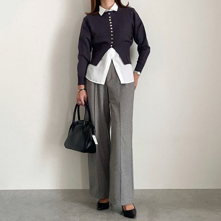 GUドレープシャツと短丈カーディガンのレイヤードコーデ