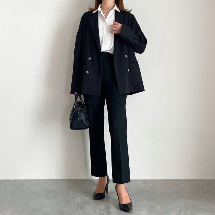 GUドレープシャツのオフィスコーデ