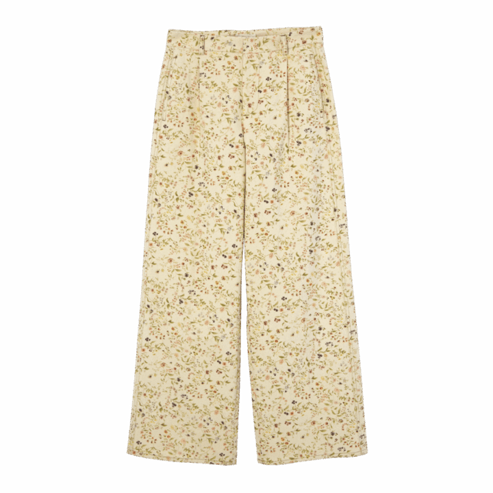 デニム￥46,640（テラ／ティースクエア プレスルーム）