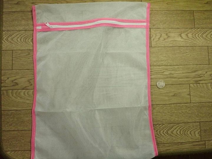 DAISO(ダイソー)：両面使える洗濯ネット(角型)
