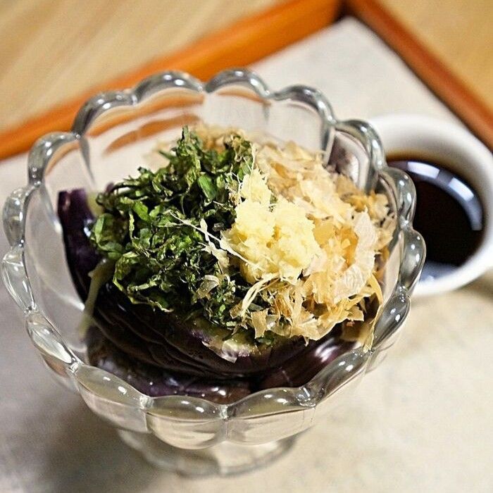 『なす』をまるごとレンチンしてみたら…甘くておいしい絶品おかずに大変身♪