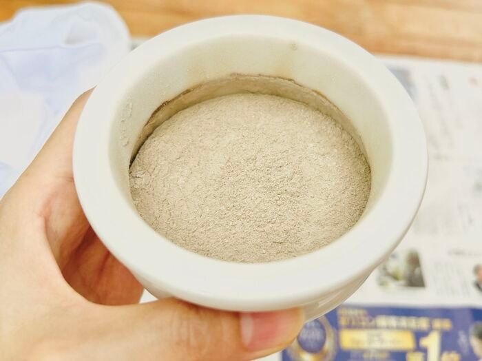 香炉のお線香の灰、どうやって掃除する？まさかのキッチングッズが大活躍！