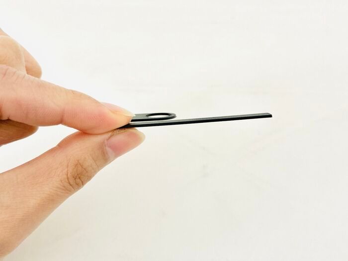 【セリア】ナゾの形状がミソ。挟むだけで…「あら、快適♡」ニッチだけど手放せなくなるかも〜