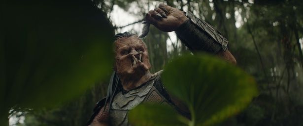 一族から追放され、最悪の地にやって来た若き戦士デク [c] 2026 20th Century Studios