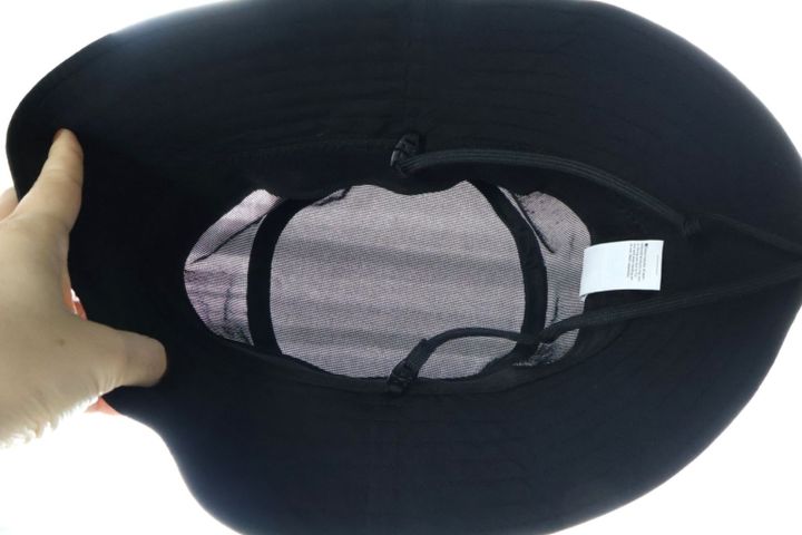 頭頂部がすけているので涼しい