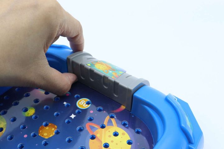 ビー玉ゲームボード パーツ取り付け