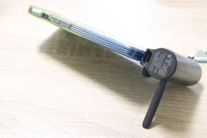 ダイソー Mobile Battery 5000mAh Black 使用例