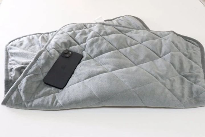 ダイソー USB式ひざ掛け（LGY）