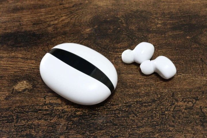 ダイソー 完全ワイヤレスイヤホン（残量表示付）