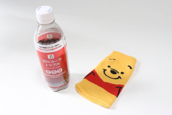 のびるニットボトルホルダー（くまのプーさん） ペットボトル