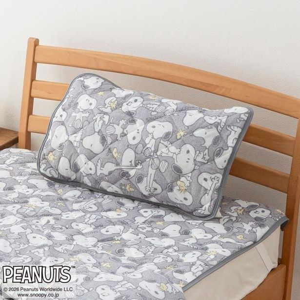 「枕パッド(ダークグレー)」(869円)