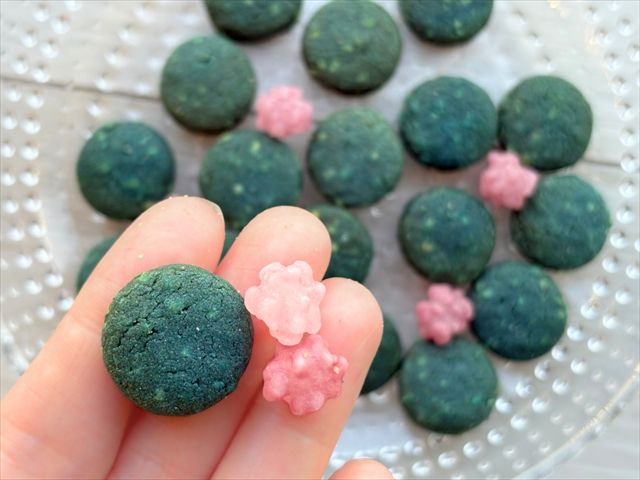 ブルーベリーチーズケーキ風サブレ、ワインの金平糖