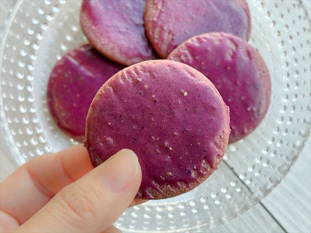 カシスと山椒のグレーズドサブレ