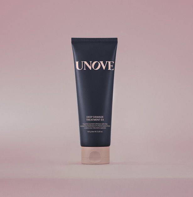韓国オリーブヤングヘアケア部門4年連続1位を受賞した「アノブ ディープダメージトリートメントEX」(1700円/150ml)