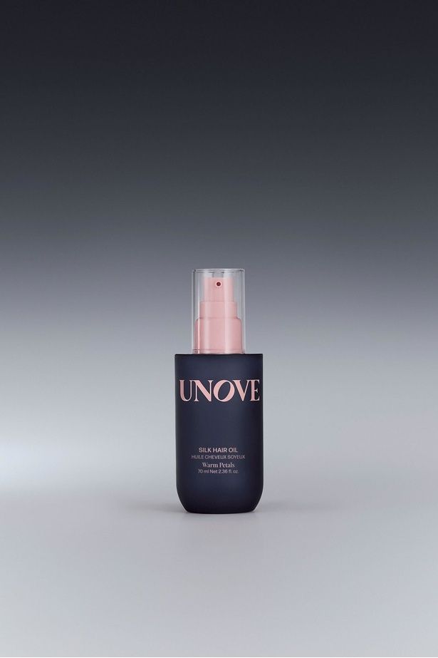 「アノブ シルクオイルエッセンス」(1870円)などのアウトバス製品も人気