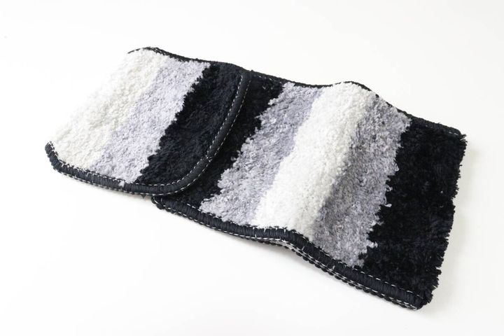 ダイソーのトイレペーパーホルダーカバーのビジュアル