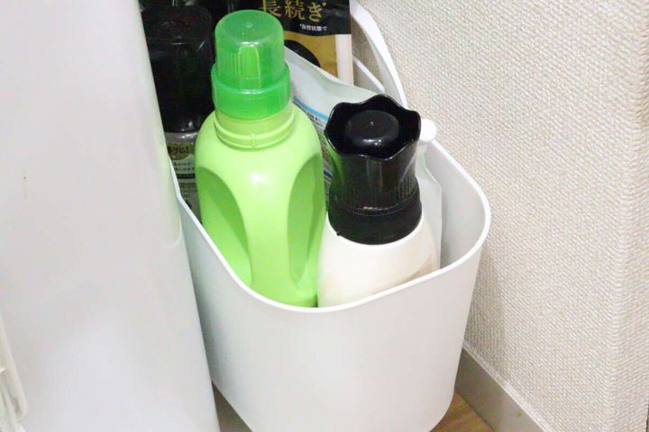 ダイソーのソフトバスケット スリムタイプは洗濯機横に収まりが良い