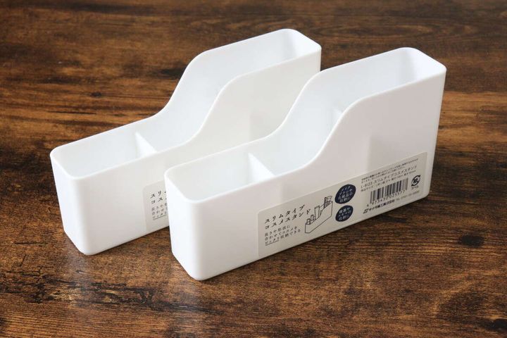 セリアのスリムタイプコスメスタンドのビジュアル