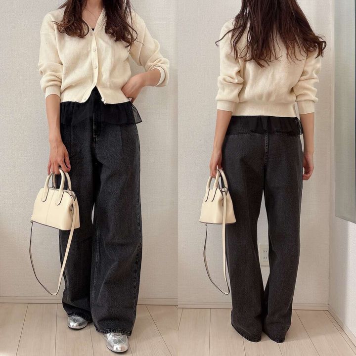 GUブラフィールペプラムキャミソールと黒デニムパンツコーデ