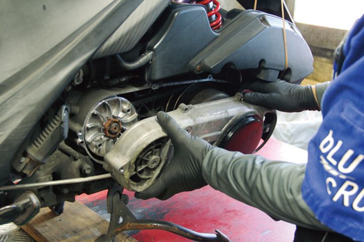 【走行10万km超え】アドレスV125の悲鳴！後輪の異音と引っかかりの正体を故障診断